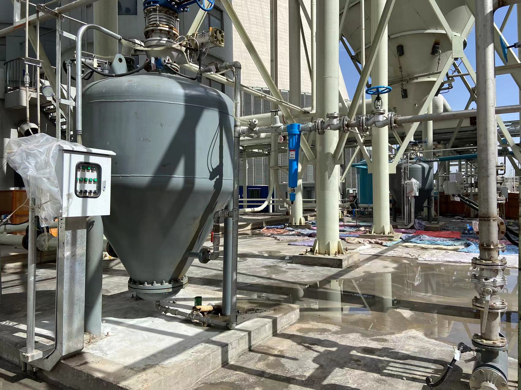 無形的生命線：Yinchi氣動傳送系統電力現代水泥廠